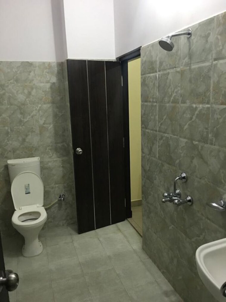 Bathroom, eldeco-greens-apartment 3 Bedroom 1850 Sq.Ft. Independent House In Gomti Nagar Lucknow 10732452