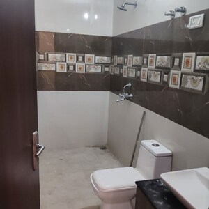 Team Area in 2 BHK Builder Floor at Sector 10 – for Rent