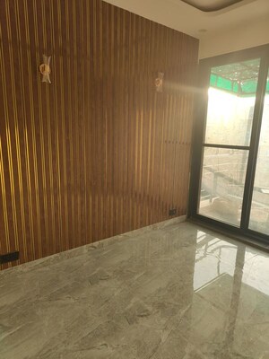 Room in 3 BHK Builder Floor at Sushant Lok 3, Sector 57 – for Sale