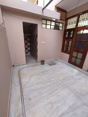 Room in 2 BHK Builder Floor at Sector 4 – for Rent