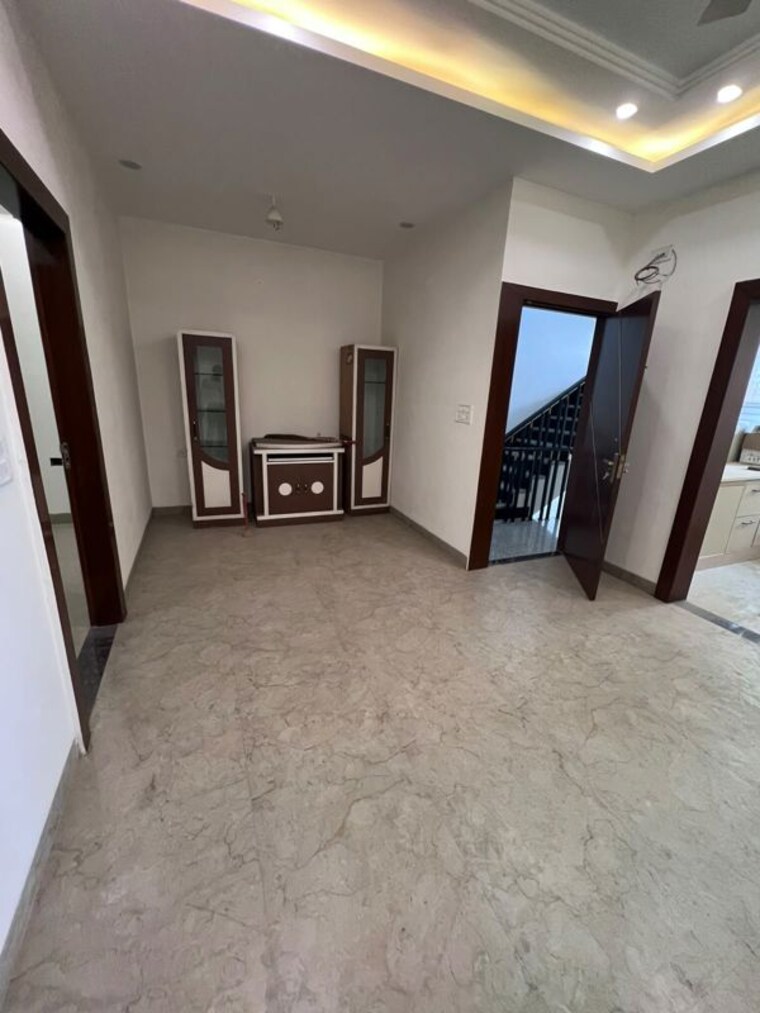 Room, sector 9 4 Bedroom 2750 Sq.Ft. Builder Floor In Sector 9 Gurgaon 10717095