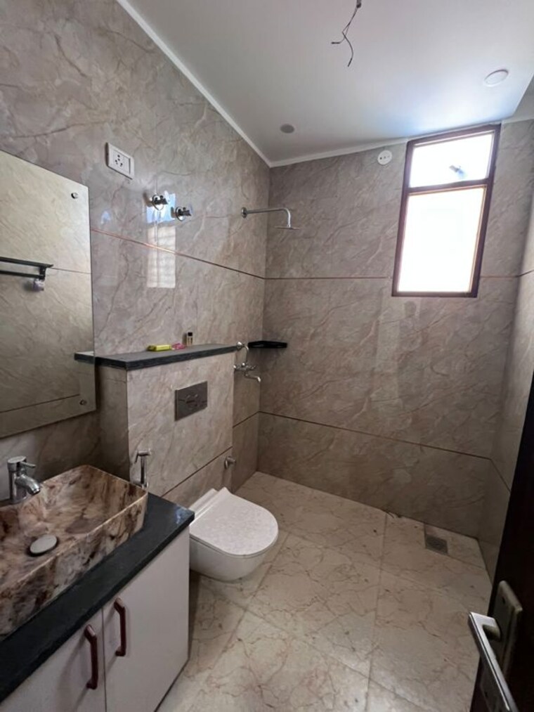 Bathroom, sector 9 4 Bedroom 2750 Sq.Ft. Builder Floor In Sector 9 Gurgaon 10717095