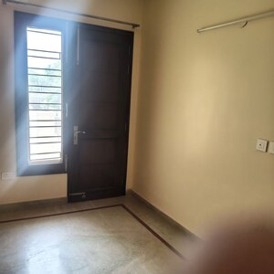 Room in 3 BHK Builder Floor at Sector 9a – for Rent