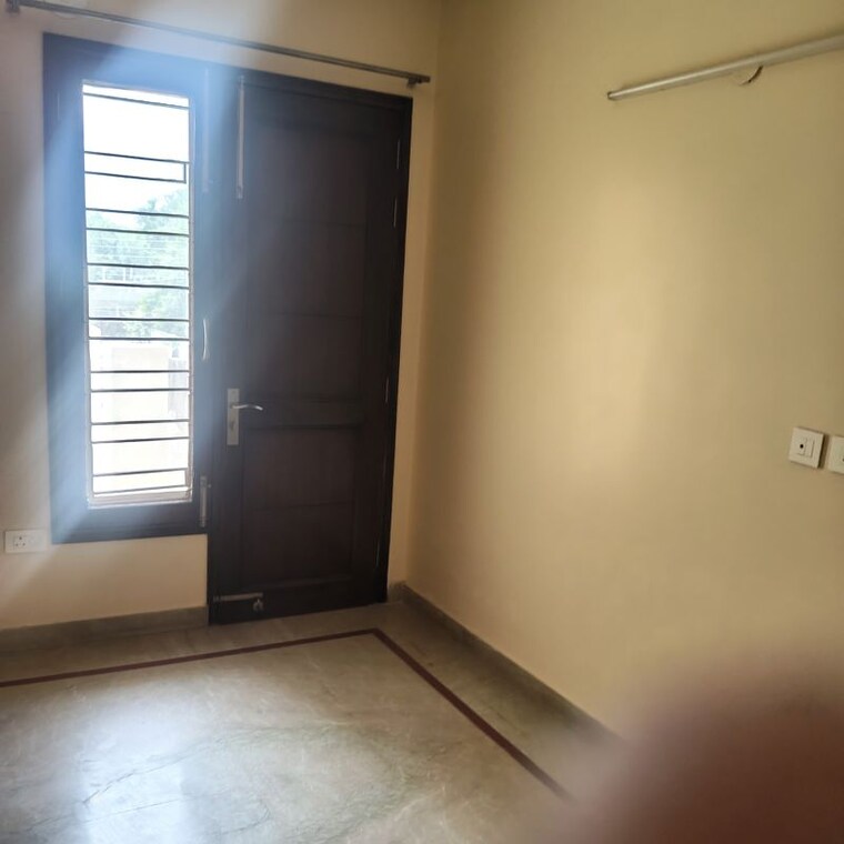 Room, sector 9a 3 Bedroom 2560 Sq.Ft. Builder Floor In Sector 9a Gurgaon 10717081