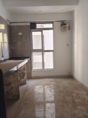 Room in 2.5 BHK Apartment at Madhumalti CHS, Goregaon West – for Sale