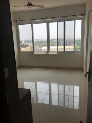 Room in 2.5 BHK Apartment at Arge Helios, Hennur Road – for Sale