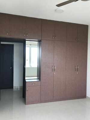 Room in 2.5 BHK Apartment at Arge Helios, Hennur Road – for Sale