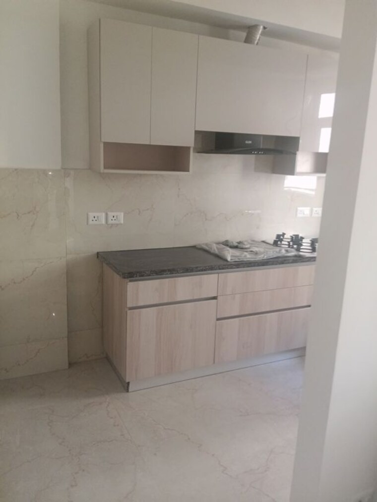 Bathroom, smart-world-orchard 2.5 Bedroom 1158 Sq.Ft. Builder Floor In Sector 61 Gurgaon 10732537