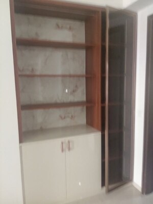 Bathroom in 2.5 BHK Builder Floor at Smart World Orchard, Sector 61 – for Rent