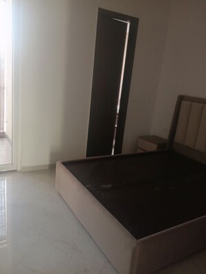 Bedroom in 2.5 BHK Builder Floor at Smart World Orchard, Sector 61 – for Rent