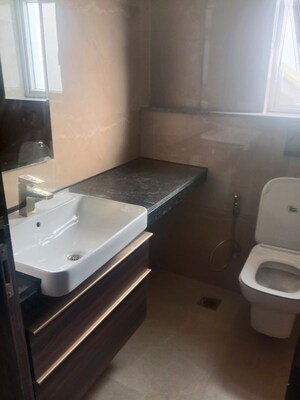 Team Area in 2.5 BHK Builder Floor at Smart World Orchard, Sector 61 – for Rent