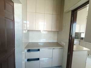 Bathroom in 3.5 BHK Apartment at Unitech Escape, Sector 50 – for Rent
