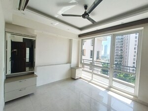 3.5 BHK Apartment For Rent in Unitech Escape, Sector 50