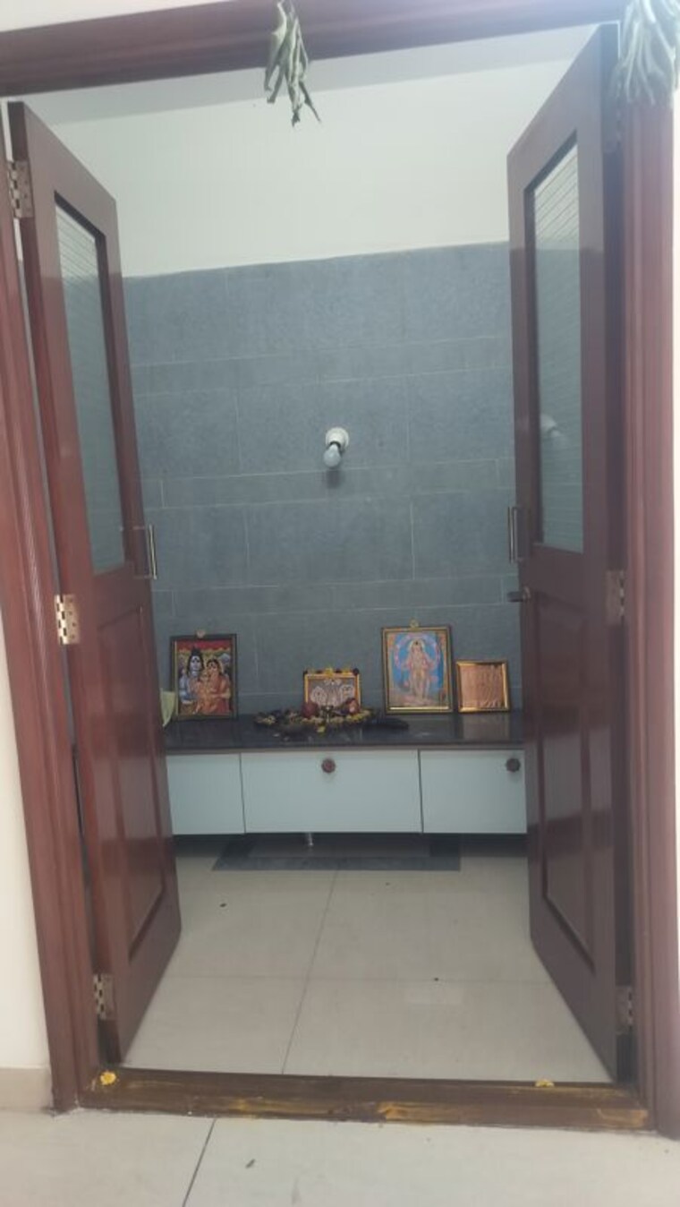 Bathroom, journalist colony 3 Bedroom 2600 Sq.Ft. Apartment In Journalist Colony Hyderabad 10732605