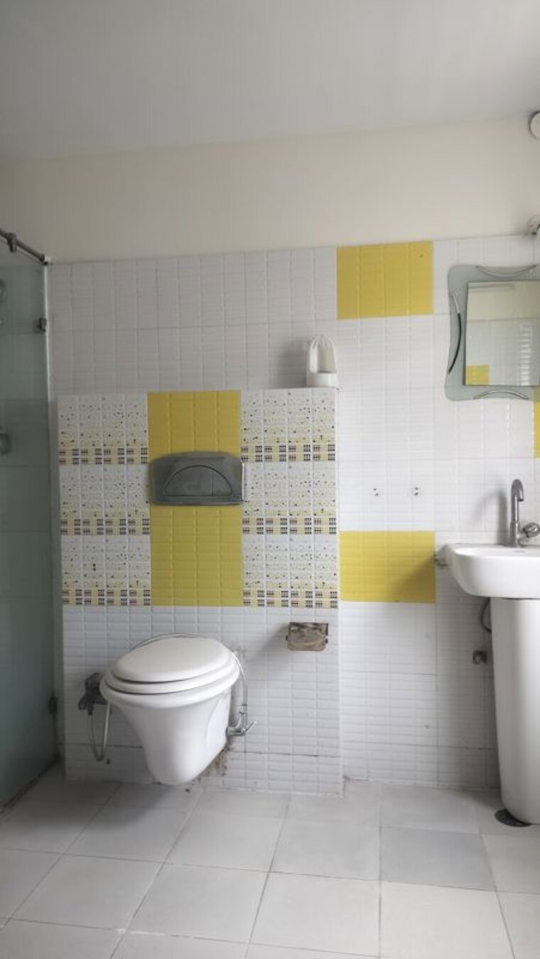Bathroom, journalist colony 3 Bedroom 2600 Sq.Ft. Apartment In Journalist Colony Hyderabad 10732605