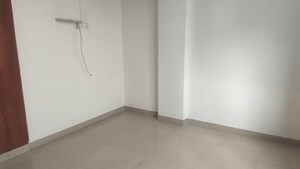 Room in 3 BHK Apartment at Journalist Colony – for Rent