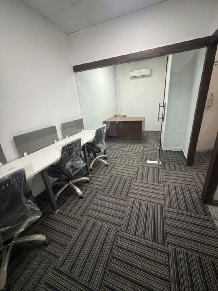 Team Area, sector 2 Commercial Office Space 550 Sq.Ft. In Sector 2 Noida 10732623