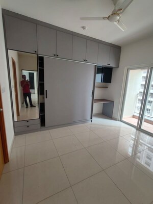 Room in 2 BHK Apartment at Sobha Dream Gardens, Thanisandra Main Road – for Rent