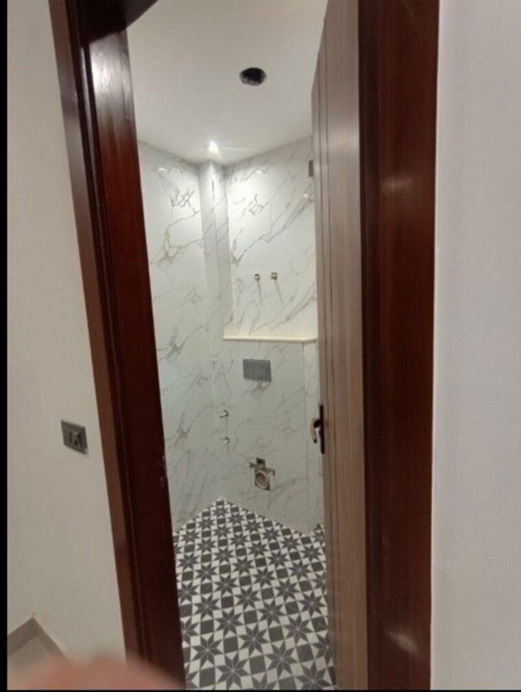 Bathroom, igi airport area 2 Bedroom 540 Sq.Ft. Builder Floor In Igi Airport Area Delhi 10732671