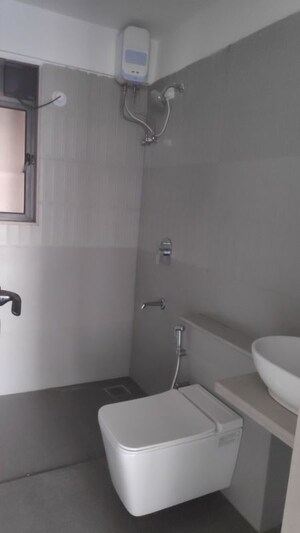 Furnished Amenities in 3 BHK Apartment at Gurukrupa Gyanam, Powai – for Rent
