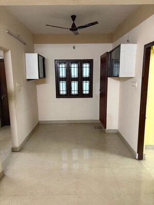 Room in 2 BHK Apartment at Oliyas Green Court, Medavakkam – for Sale
