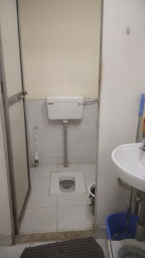 Bathroom in 1 RK Apartment at Kanakia Sra CHS, Andheri East – for Rent
