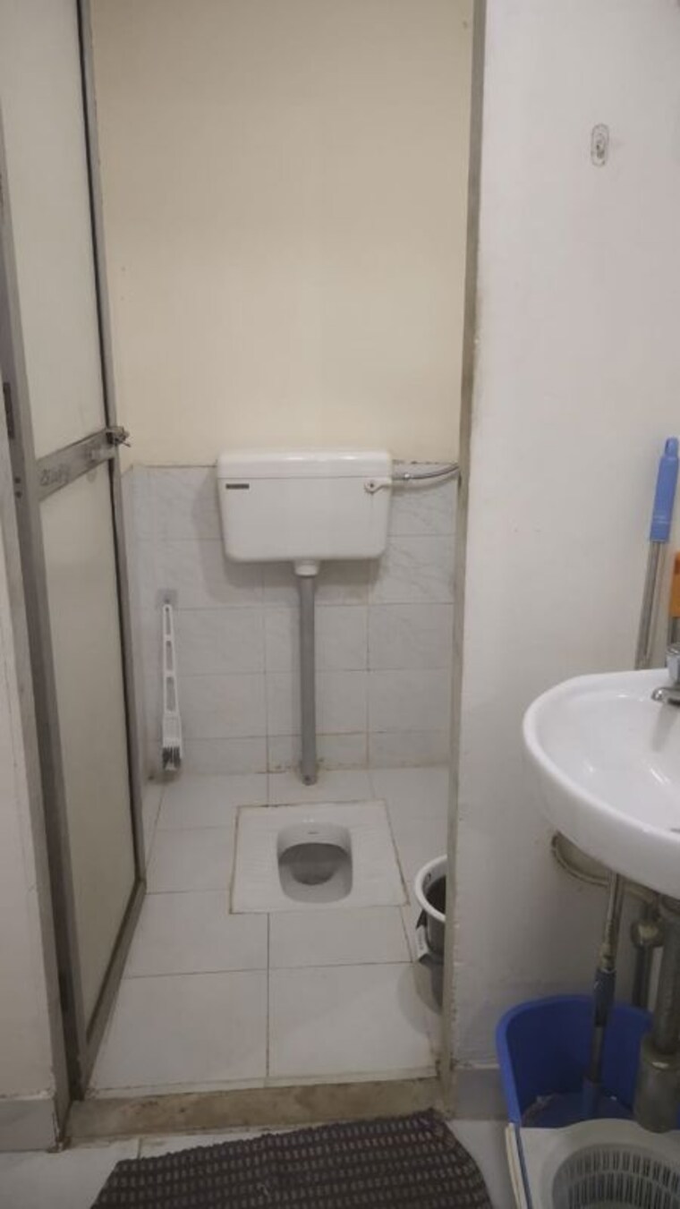 Bathroom, kanakia-sra-chs 1 RK 269 Sq.Ft. Apartment In Andheri East Mumbai 10732689
