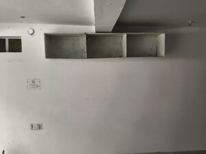 Room in  Shop at Patparganj – for Rent