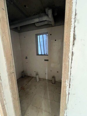 Bathroom in 2 BHK Apartment at Omaxe Grand Omaxe, Gomti Nagar – for Sale