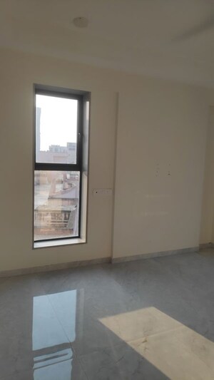 Room in 2 BHK Apartment at Gurukrupa Gyanam, Powai – for Sale