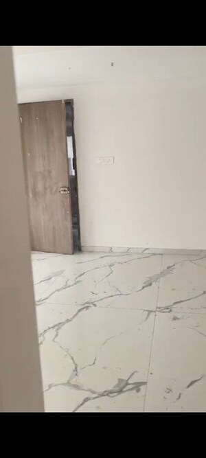 Room in 3 BHK Apartment at Siddhivinayak Horizon, Prabhadevi – for Rent