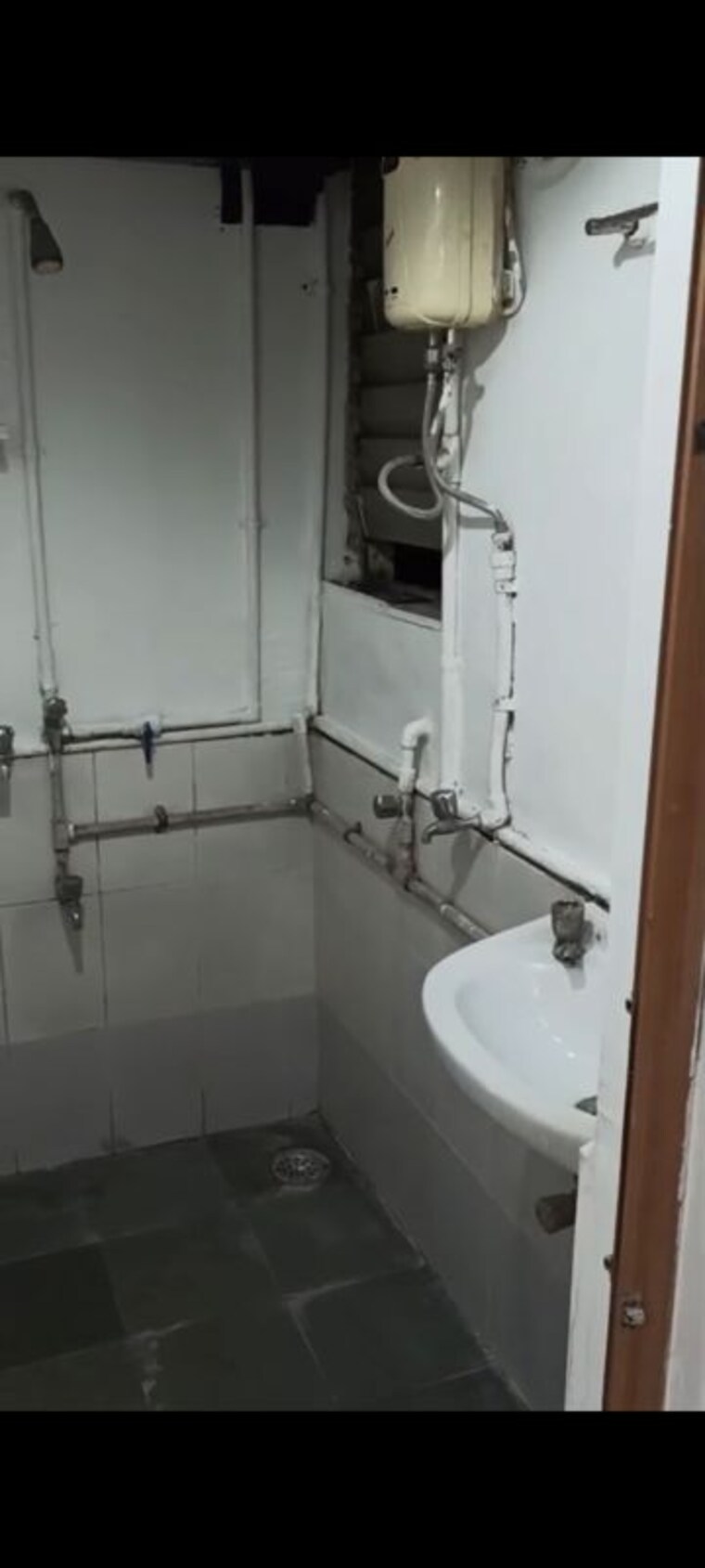 Bathroom, pragati-kavya-residency 1 Bedroom 300 Sq.Ft. Apartment In Vile Parle East Mumbai 10732763