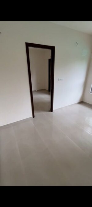 Room in 1 BHK Apartment at Piramal Vaikunth, Balkum Pada – for Rent