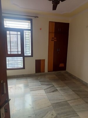 Furnished Amenities in 3 BHK Apartment at Patparganj – for Rent