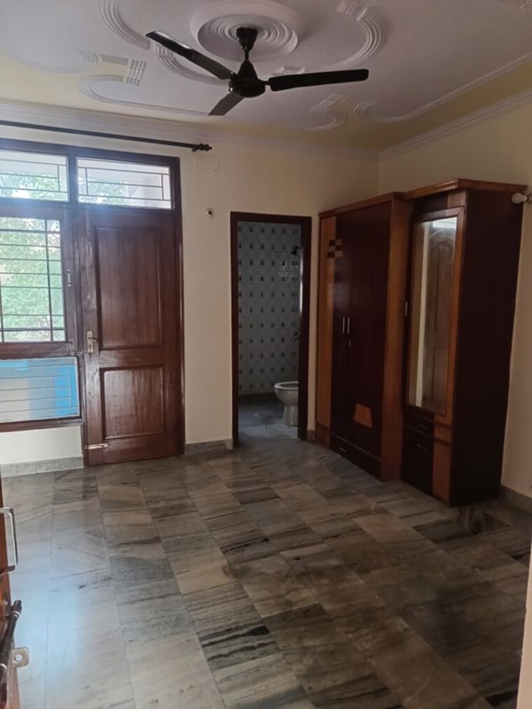 undefined, patparganj 3 Bedroom 1200 Sq.Ft. Apartment In Patparganj Delhi 10604240