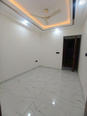 Room in 3 BHK Builder Floor at Chattarpur – for Rent