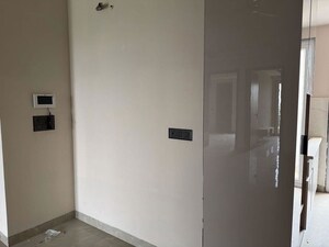 Room in 3 BHK Builder Floor at Anant Raj Ashok Estate, Sector 63a – for Rent
