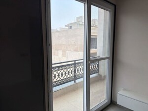 Room in 3 BHK Builder Floor at Anant Raj Ashok Estate, Sector 63a – for Rent