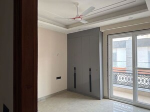 Room in 3 BHK Builder Floor at Anant Raj Ashok Estate, Sector 63a – for Rent
