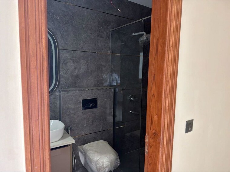 Bathroom, anant-raj-ashok-estate 3 Bedroom 180 Sq.Yd. Builder Floor In Sector 63a Gurgaon 10732785