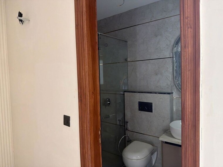 Bathroom, anant-raj-ashok-estate 3 Bedroom 180 Sq.Yd. Builder Floor In Sector 63a Gurgaon 10732785
