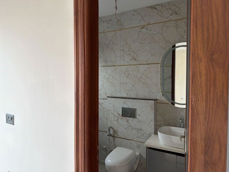 Bathroom, anant-raj-ashok-estate 3 Bedroom 180 Sq.Yd. Builder Floor In Sector 63a Gurgaon 10732785