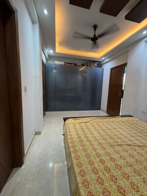 Bedroom in 3 BHK Builder Floor at Green Fields Colony – for Rent