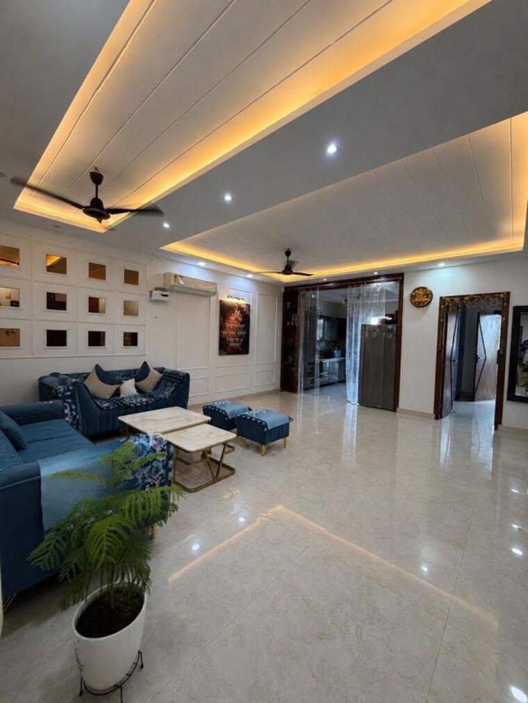  Parking, green fields colony 3 Bedroom 1800 Sq.Ft. Builder Floor In Green Fields Colony Faridabad 10732795
