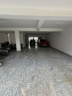 Parking in 3 BHK Builder Floor at Green Fields Colony – for Rent