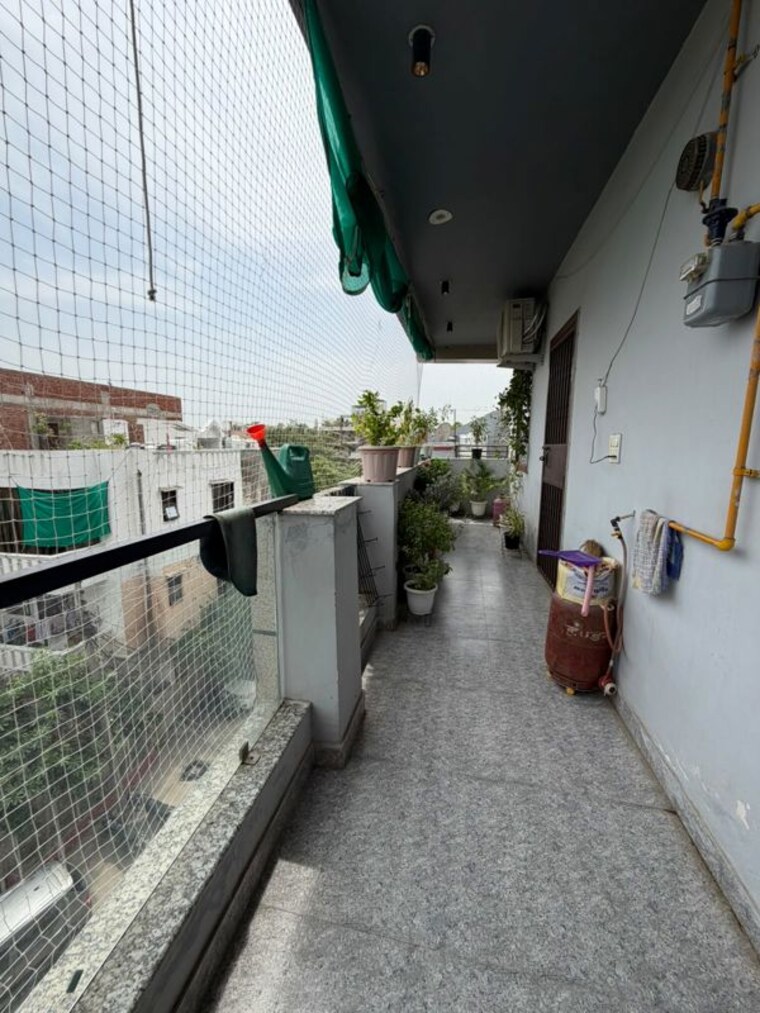 Balcony, green fields colony 3 Bedroom 1800 Sq.Ft. Builder Floor In Green Fields Colony Faridabad 10732795