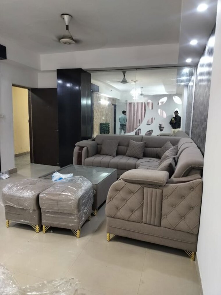 Living Room, paras-tierea 3 Bedroom 1695 Sq.Ft. Apartment In Sector 137 Noida 10732814