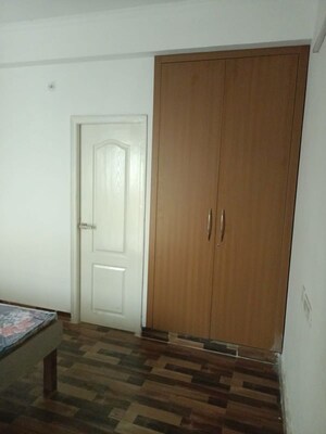 Room in 2 BHK Apartment at Migsun Twinz, Eta Ii Greater Noida – for Rent