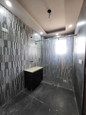 Building Lobby in 4 BHK Builder Floor at Green Fields Colony – for Rent