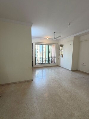 Room in 2 BHK Apartment at Hiranandani Meadows, Manpada – for Rent